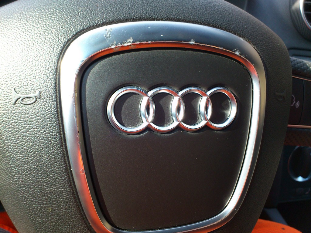 Emblem Folierung für Ihr Audi Lenkrad Emblem