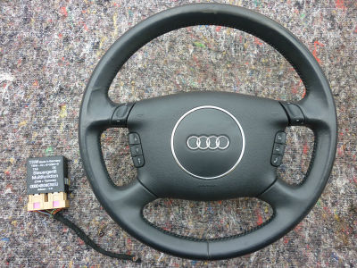 400px-Audi_A4_A6_A8_Mufu_Lenkrad_Beheizt_Lederlenkrad_Multifunktion_Schaltwippen