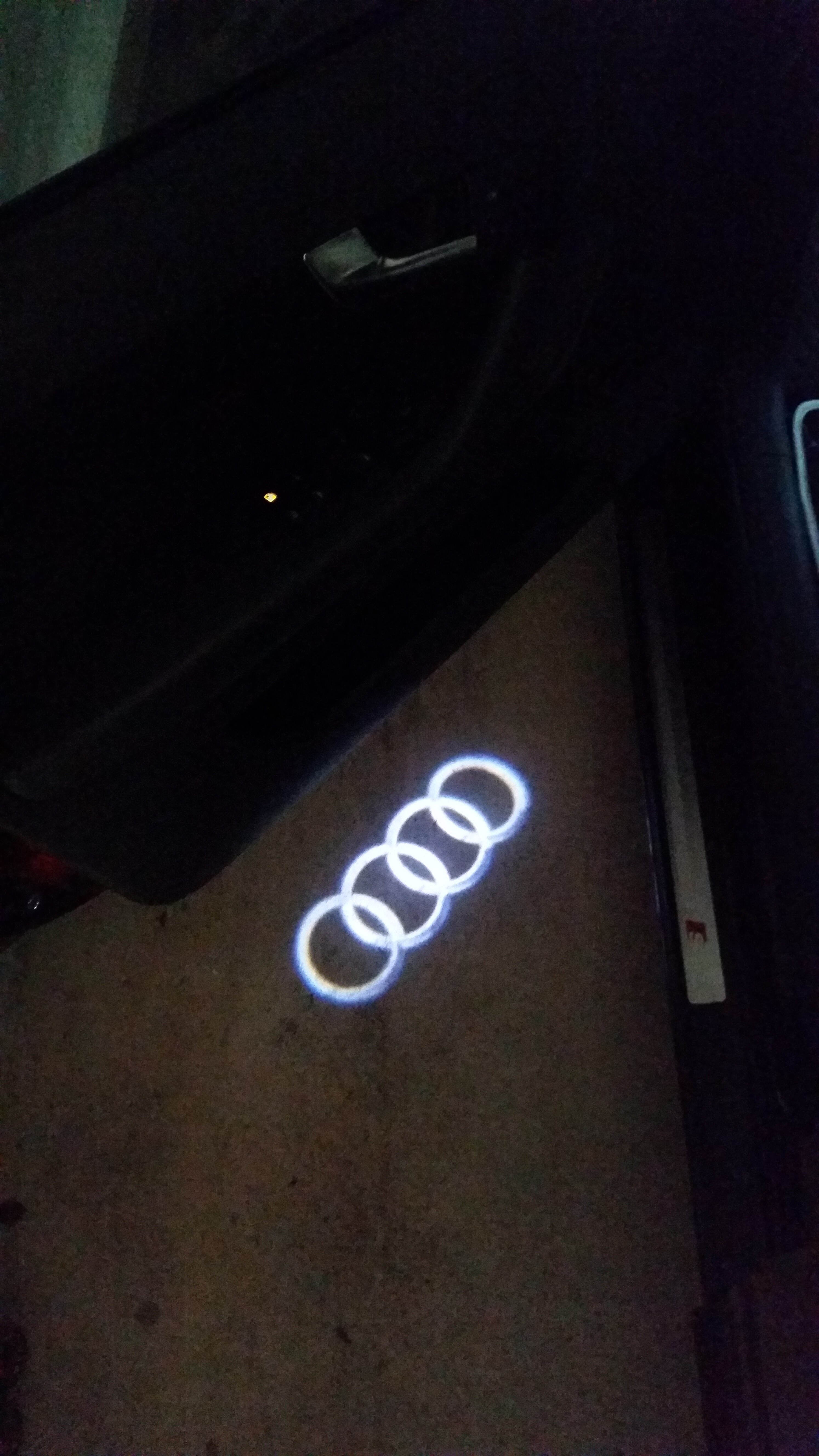 8P] S-Line Einstiegsbeleuchtung Audi Logo - Allgemeine Fragen (8P) -  A3-Freunde